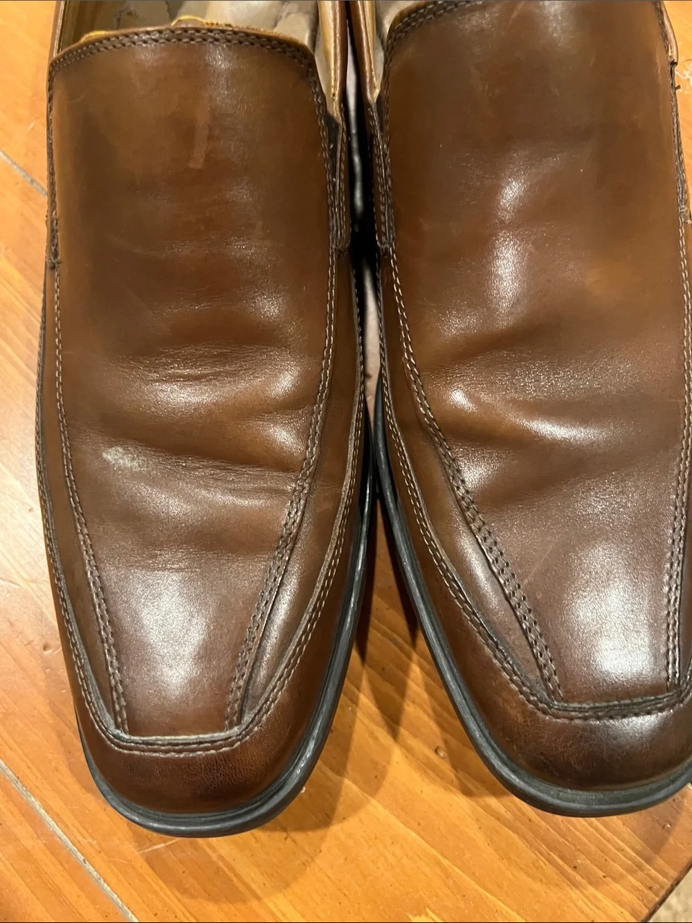 Clarks Men’s Tan Leather Slip-On Loafers